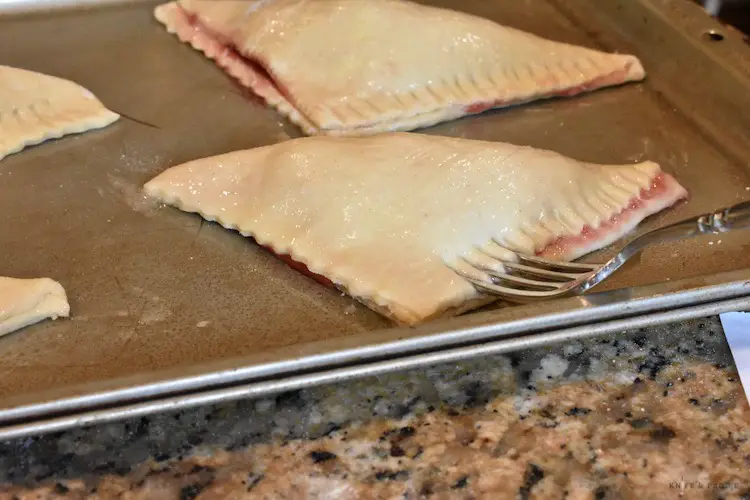 Crimping the edges of the turnover
