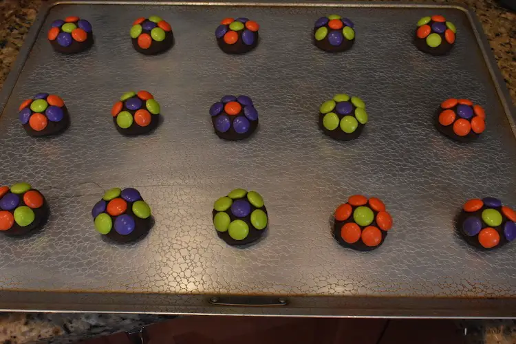 Cookie balls with M&Ms