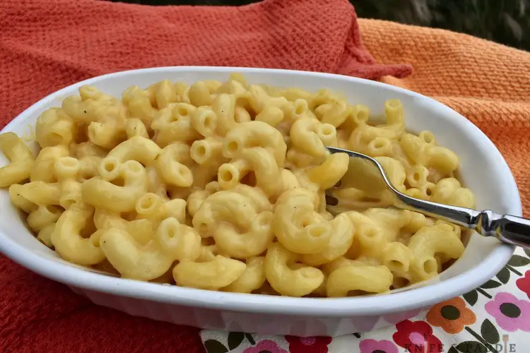 Simple homemade mac and cheese