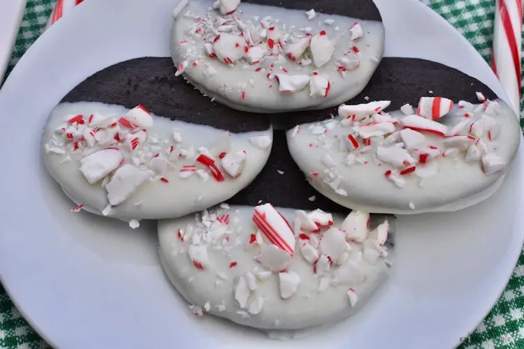 No Bake Chocolate Peppermint Cookies