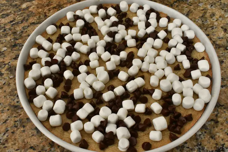 Mini-marshmallows and chocolate chips on the top of the cookie
