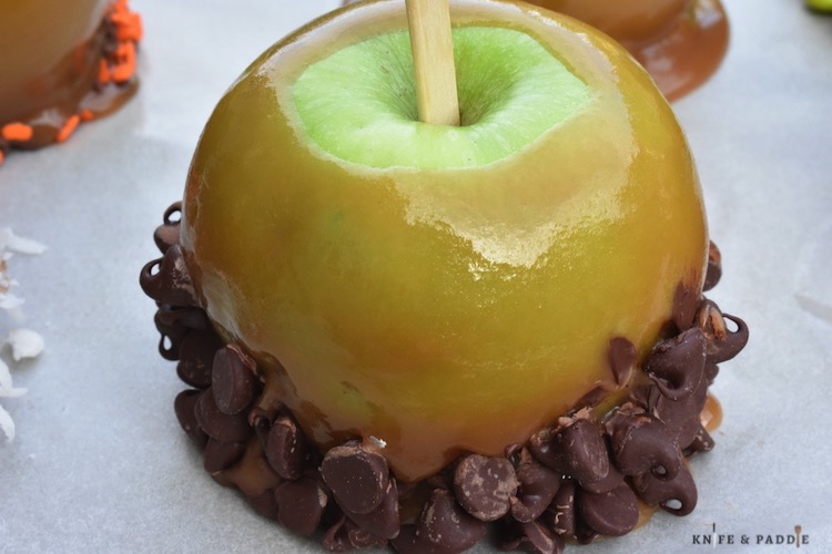 Dipped caramel apples with chocolate chips