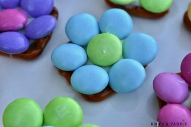 How to Make Spring Flower Pretzel Bites - The Crafty Blog Stalker