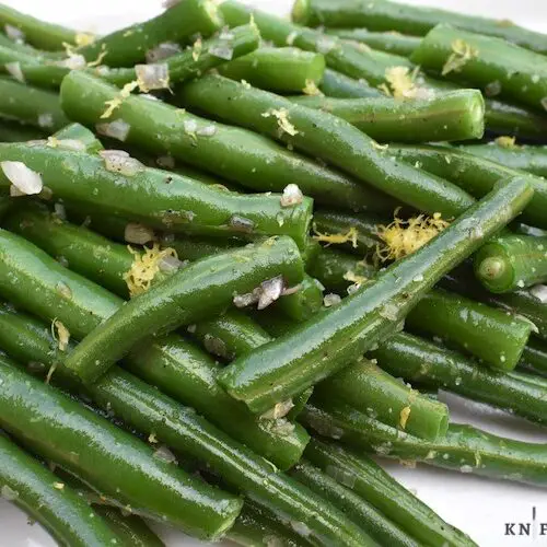 Green Beans with Shallot and Lemon •