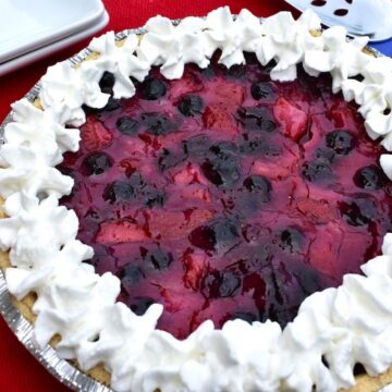 5-Minute Strawberry and Blueberry Pie