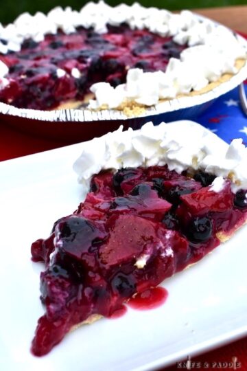 5-Minute Strawberry and Blueberry Pie • www.knifeandpaddle.com