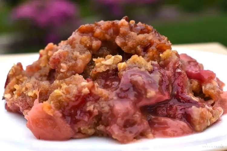 Strawberry Rhubarb Crisp