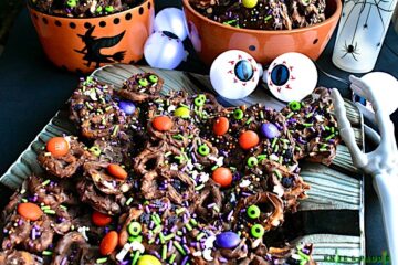 Halloween Pretzel Crockpot Crack