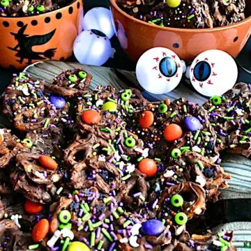 Halloween Pretzel Crockpot Crack