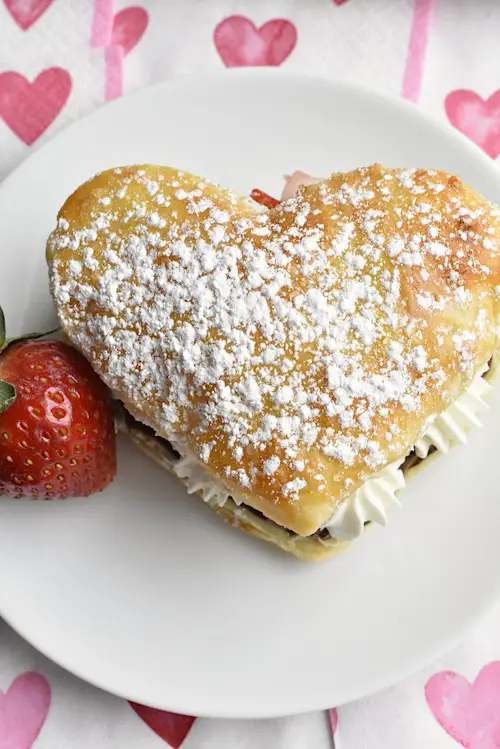 Nutella Strawberry Cream Puffs